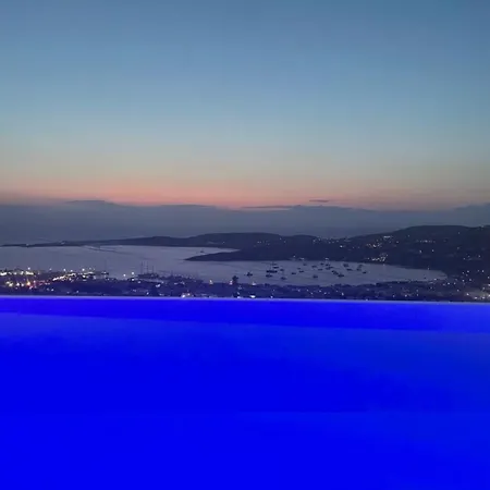 Villa Quality Brand Villas: Luxurious 6br Monaco With Infinity Pool In