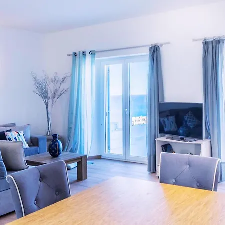 Villa Quality Brand Villas: Luxurious 6br Monaco With Infinity Pool In