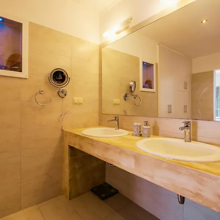 Quality Brand Villas: Luxurious 6br Monaco With Infinity Pool In Villa Parikia (Paros)