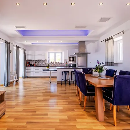 Villa Quality Brand Villas: Luxurious 6br Monaco With Infinity Pool In Parikia (Paros)